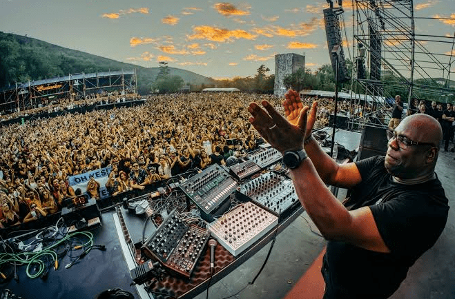 Carl Cox Returns to the Decks of History: A Vinyl-Only Journey by the Sea